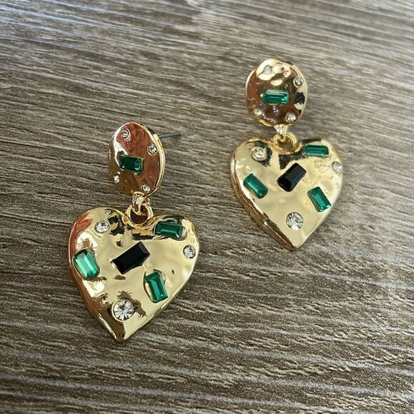 Anthropologie Jewelry - Vintage style heart earrings N242